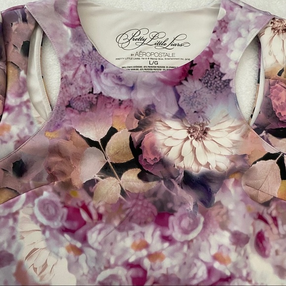 Pretty Little Liars by Aeropostale Floral Top - Picture 5 of 8
